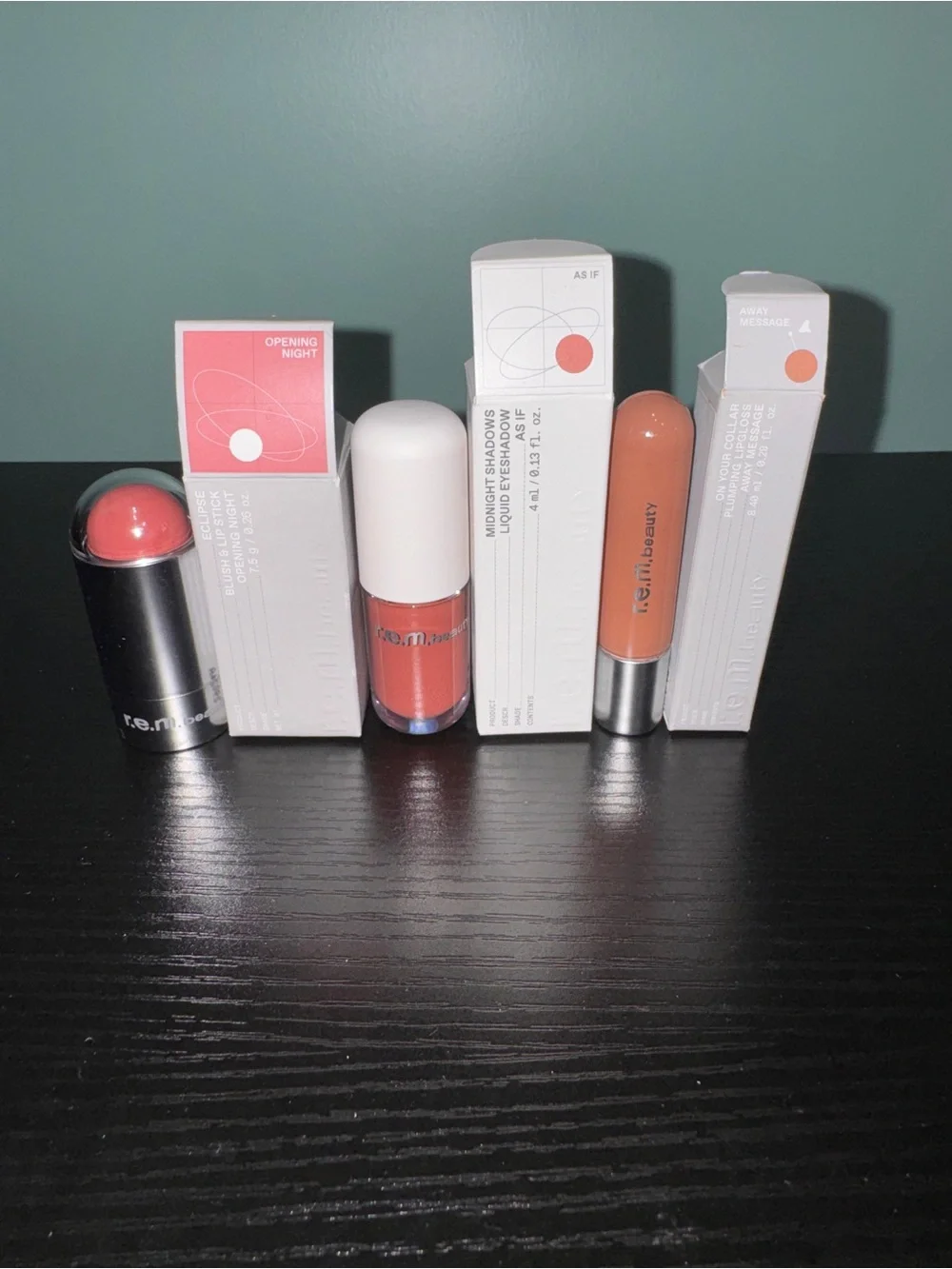R.E.M Beauty bundle, 1 blush & lip multi use, 1 eyeshadow, 1 plumping lipgloss